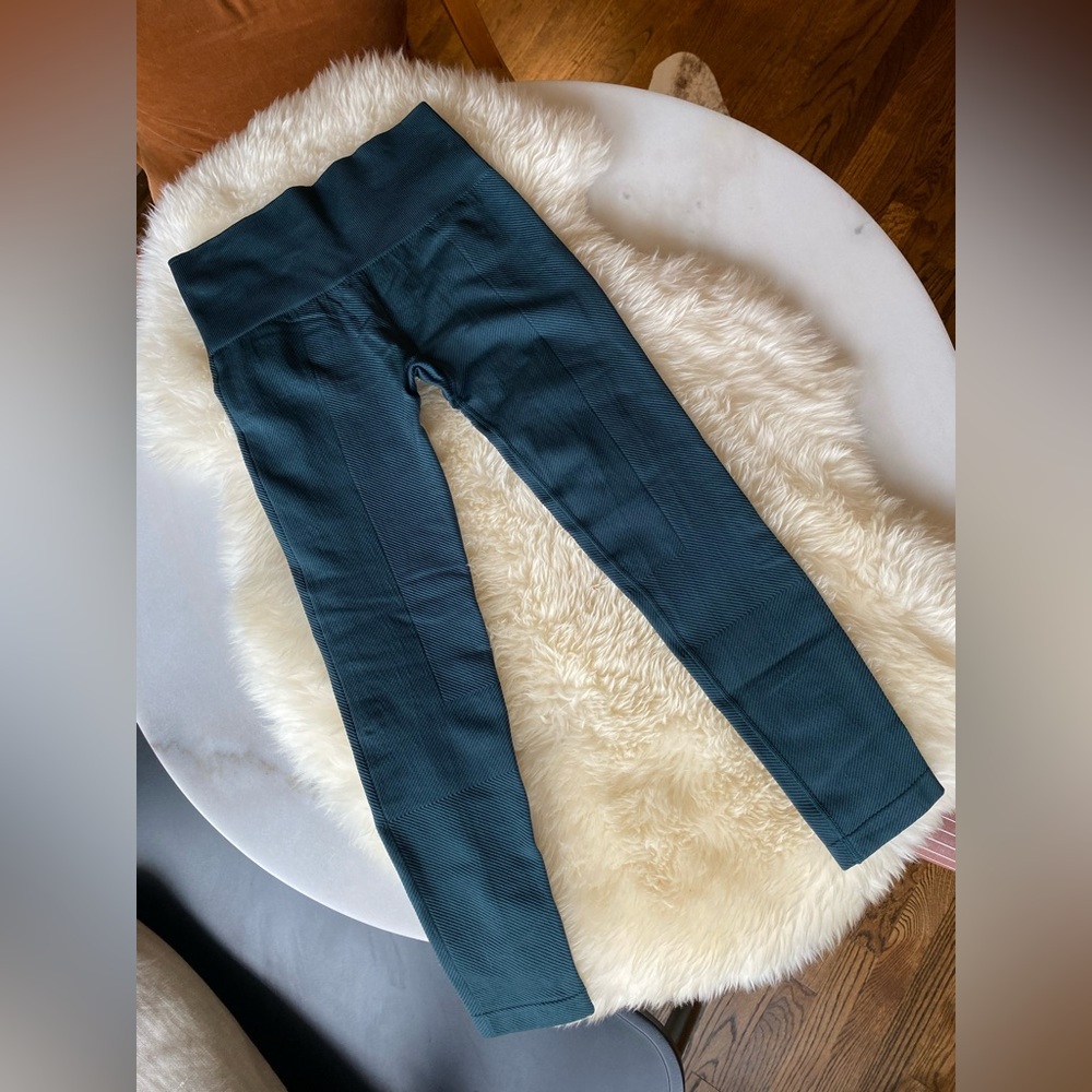 SPANX Look at Me Now Leggins size M